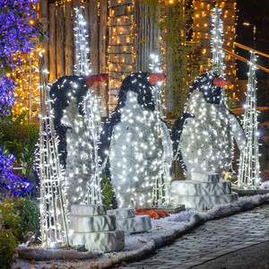 Pinguin mit Kunsttanne