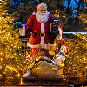 Santa mit Geschenken