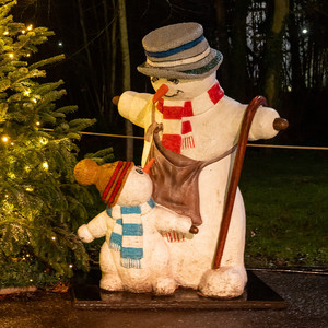 Schneemann mit Kind